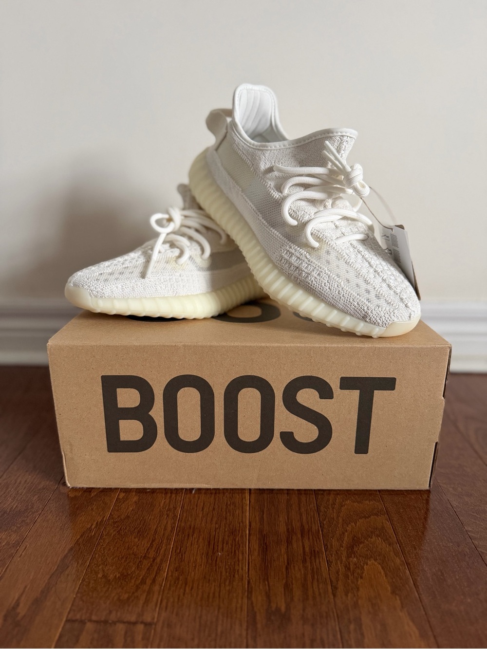 adidas Kids Sneaker in White/Cream Knit